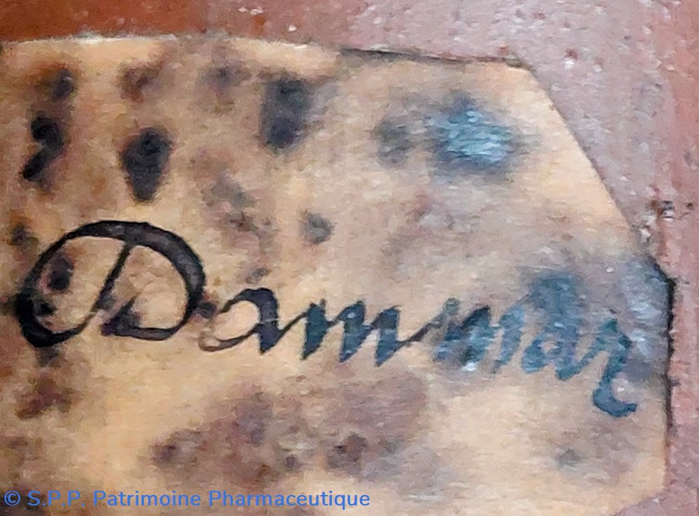 science pharmacie boite gomme dammar