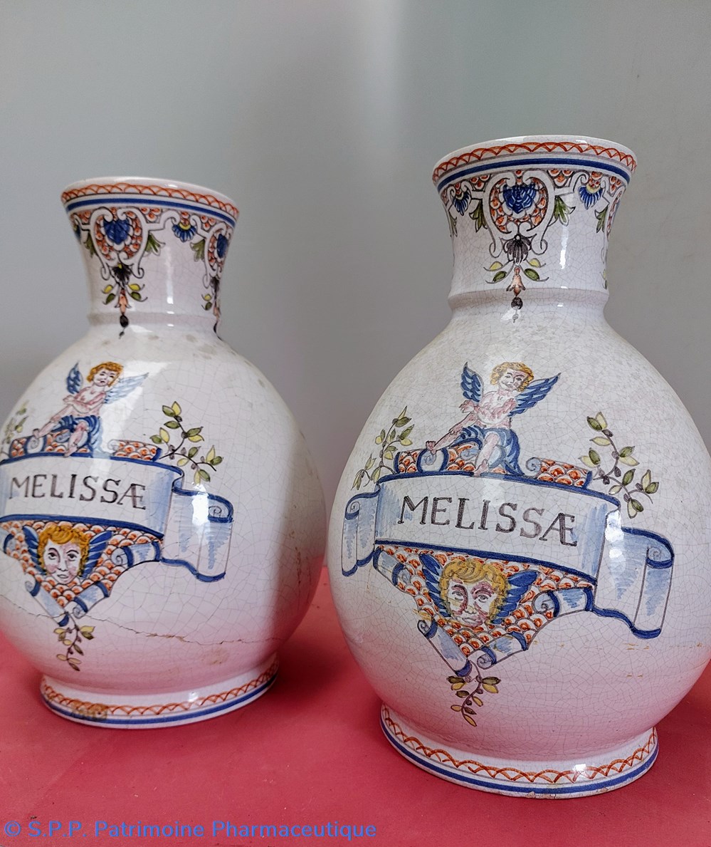 science pharmacie paire de pots melissae decor angelots