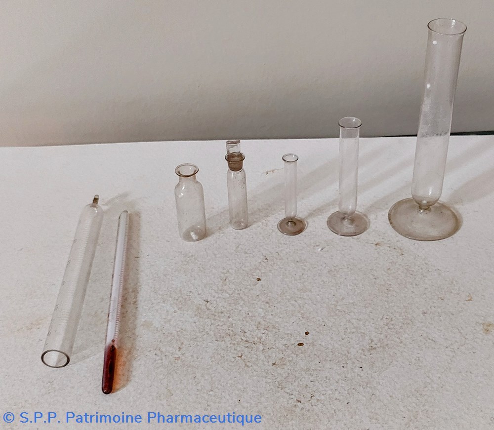 science pharmacie coffret de verreries analyse pharmaceutique