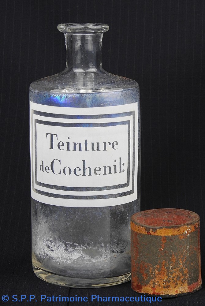 Flacon en verre petit modèle étiquette blanche Pharmacie RAVASSE 3 science flacon en verre petit modele etiquette blanche pharmacie ravasse