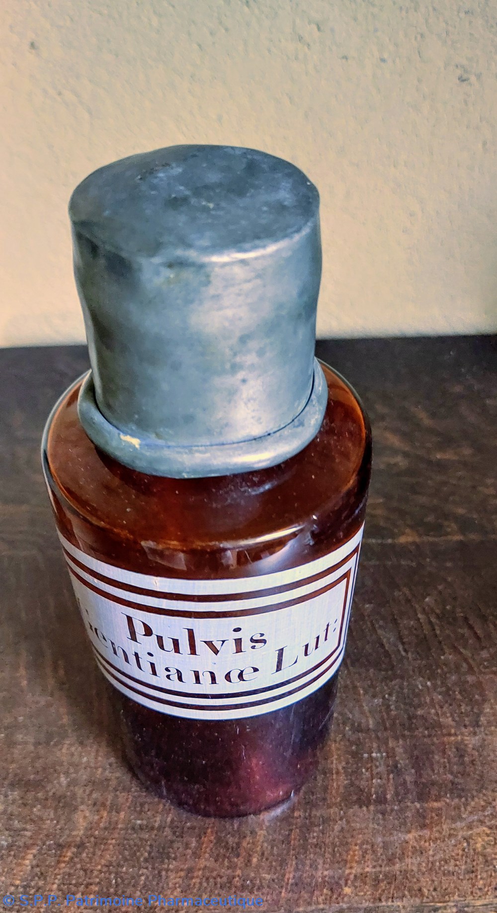 SN - Pulvis Gentianoe Lut : bouteille verre ambré 6 science pharmacie sn pulvis gentianoe lut bouteille verre ambre