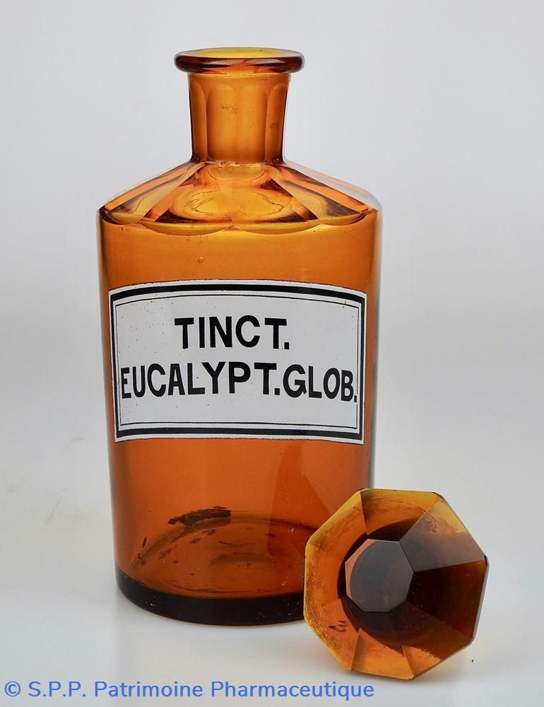 Flacon de pharmacie en verre ambré moyen modèle à étiquette blanche et noire 3 science flacon de pharmacie en verre ambre moyen modele a etiquette blanche et noire
