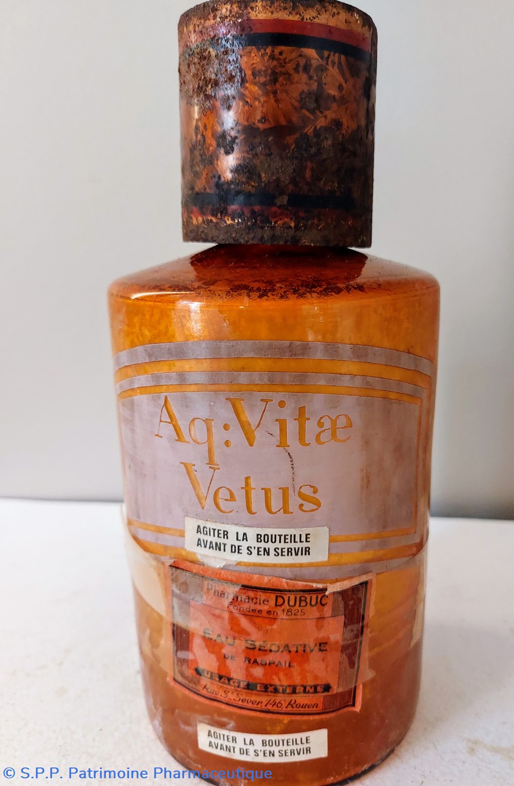 Flacon verre ambré - "Aq: VitaeVetus" - Eau sédative de Raspail science pharmacie flacon verre ambre aq vitaevetus eau sedative de raspail
