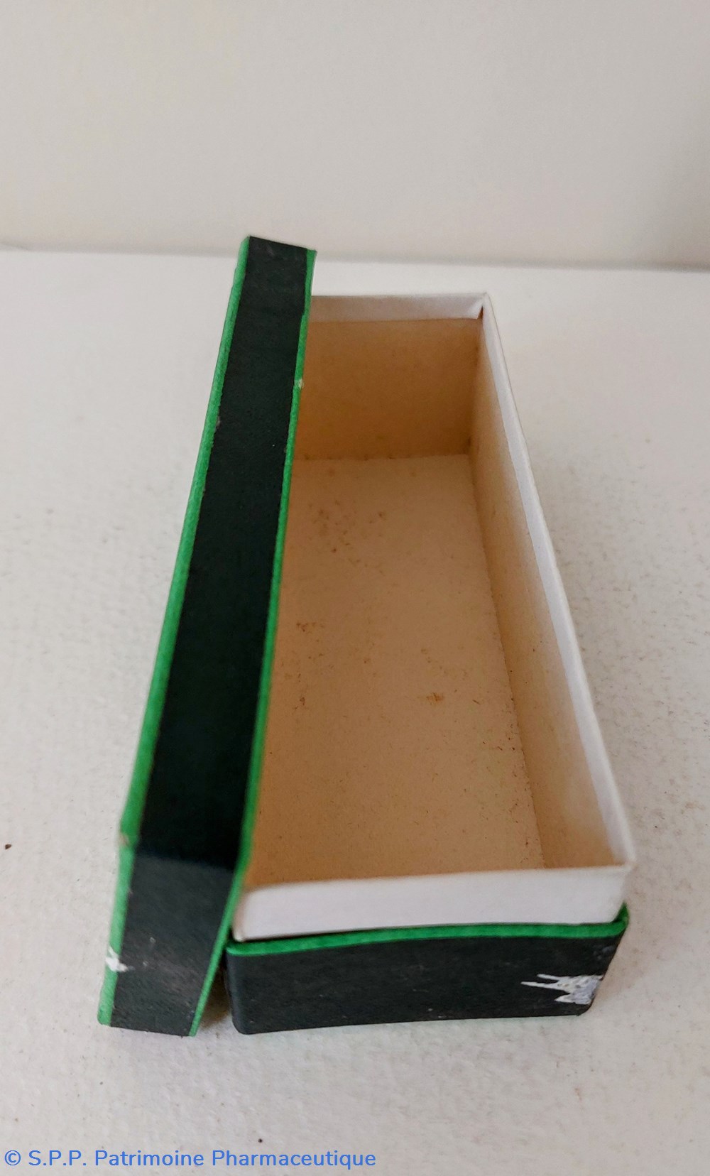 Petit coffret en carton avec couvercle 4 science pharmacie petit coffret en carton avec couvercle