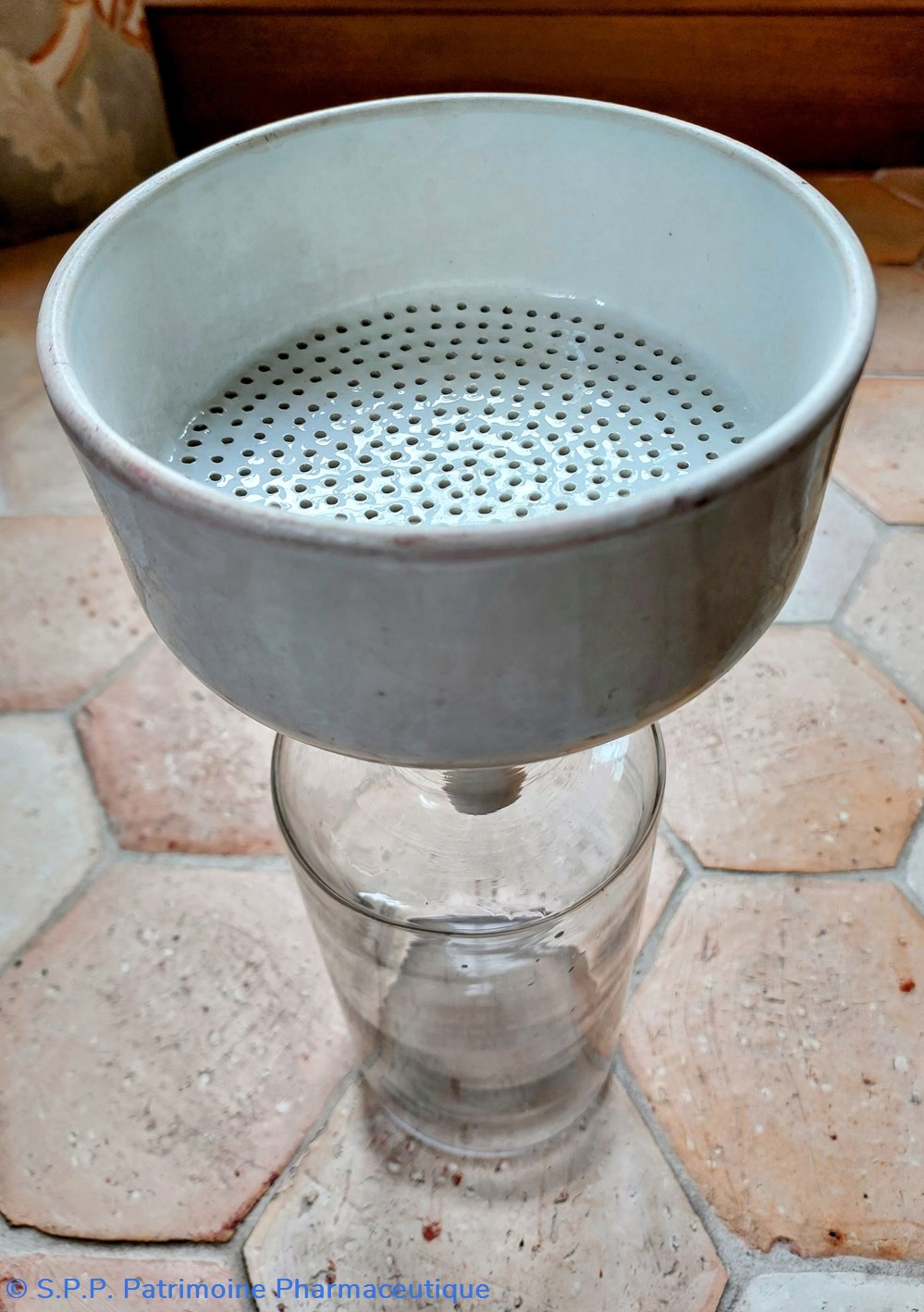 Entonnoir de filtration en porcelaine science pharmacie entonnoir de filtration en porcelaine