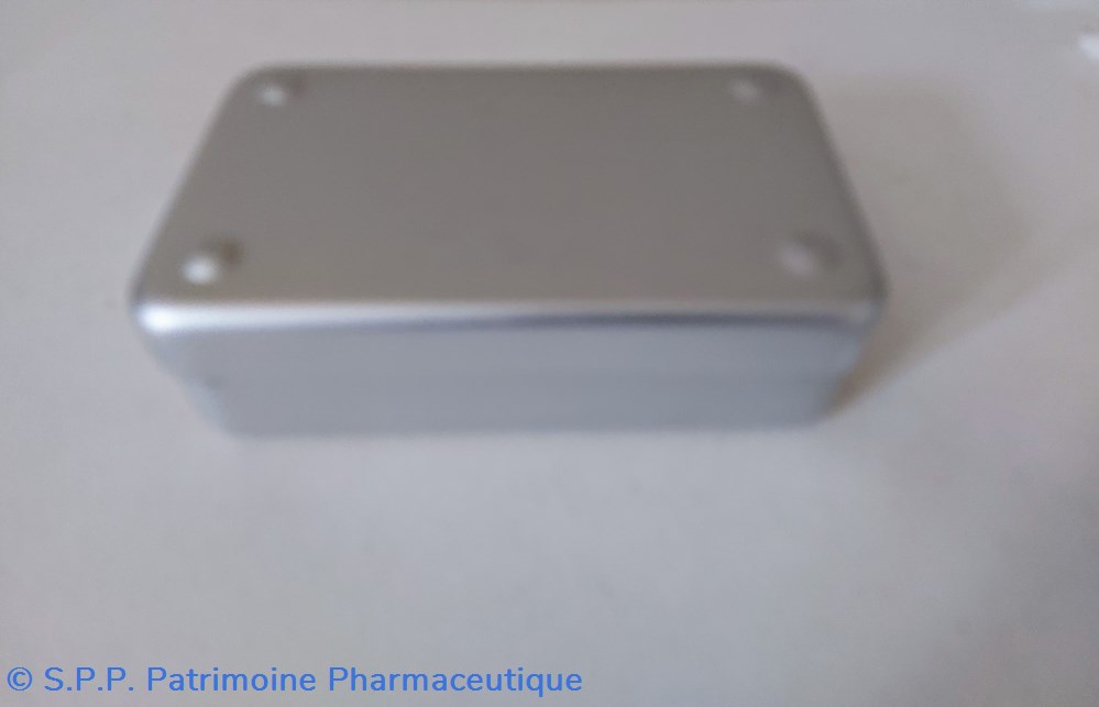 Boîte alu. Pour matériel de soins science pharmacie boite alu pour materiel de soins