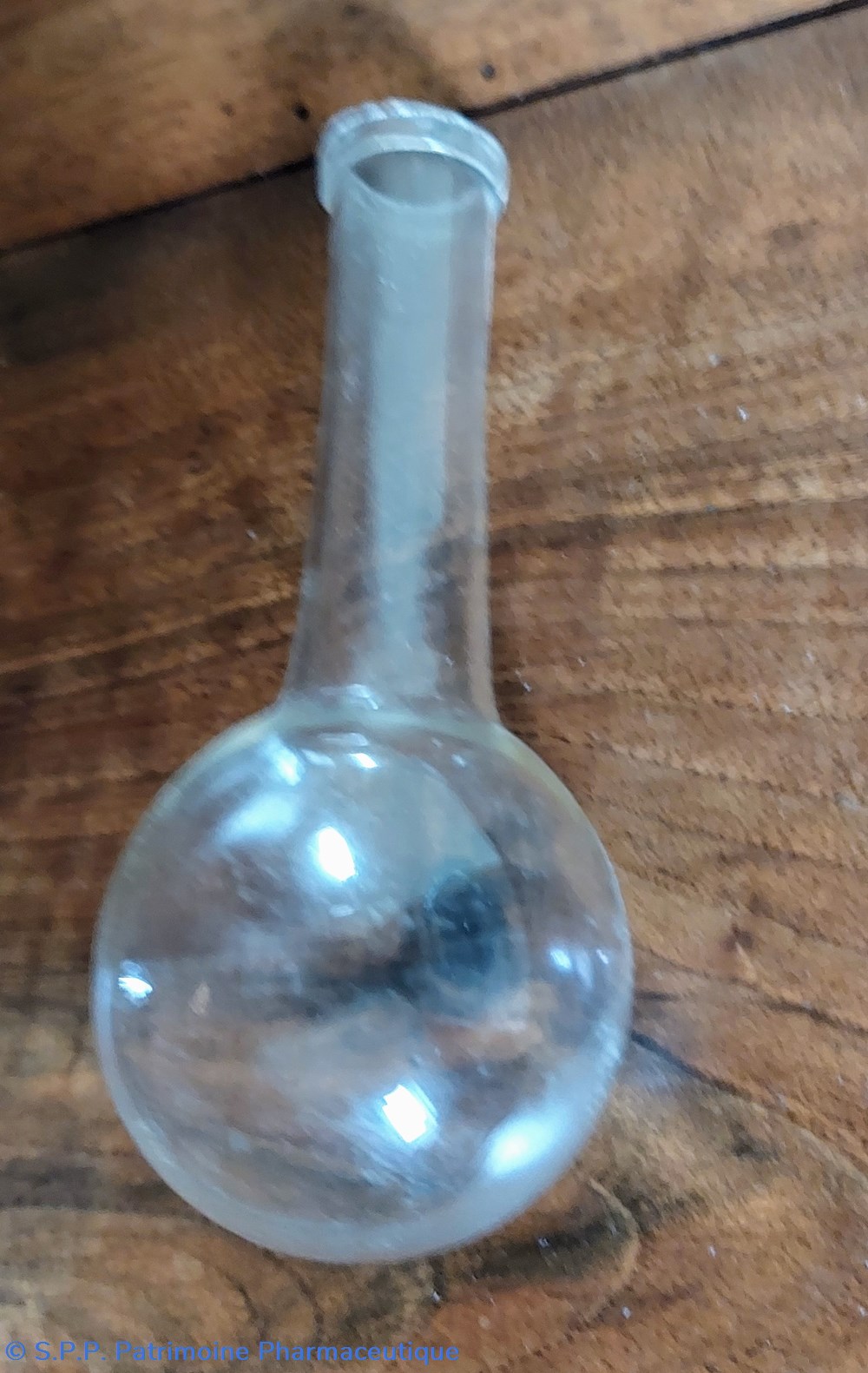 science pharmacie ballon de laboratoire a fond rond hauteur 10 cm