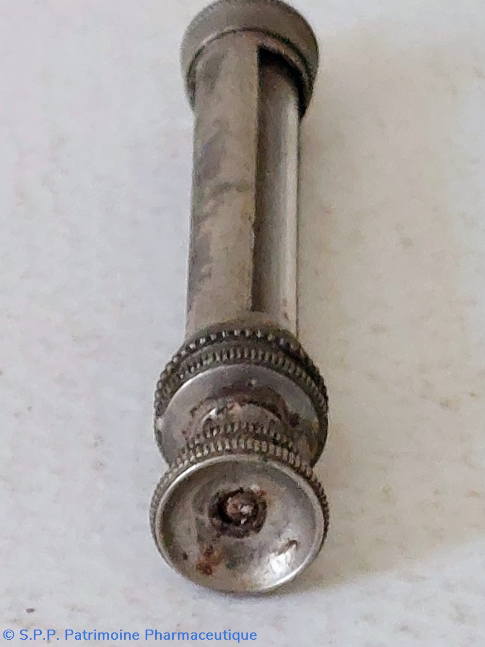 Seringue métal /corps en verre /piston gradué science pharmacie seringue metal corps en verre piston gradue