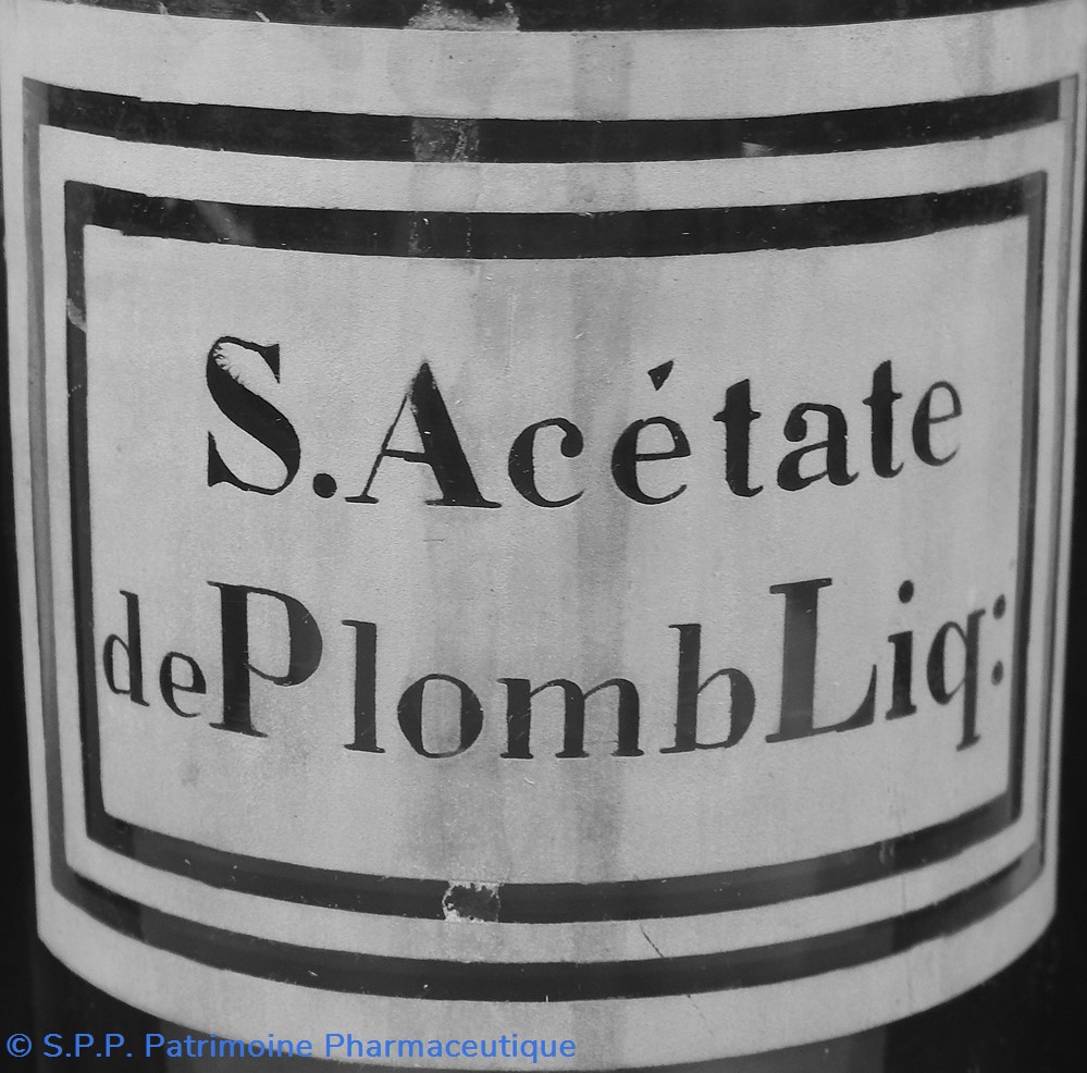 Flacon en verre petit modèle étiquette blanche sans couvercle Pharmacie RAVASSE 2 science flacon en verre petit modele etiquette blanche sans couvercle pharmacie ravasse