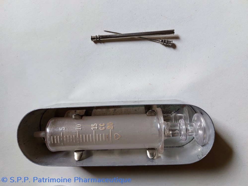 Seringue 0 à 20 Cc dans boîtier métal 4 science pharmacie seringue 0 a 20 cc dans boitier metal