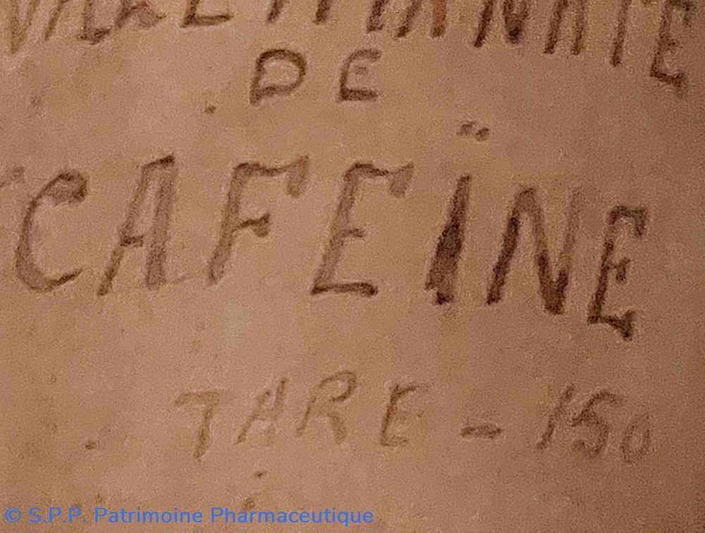 Valerianate de Caféine / Petit flacon h 12. 5 cm 6 science pharmacie valerianate de cafeine petit flacon h 12 5 cm
