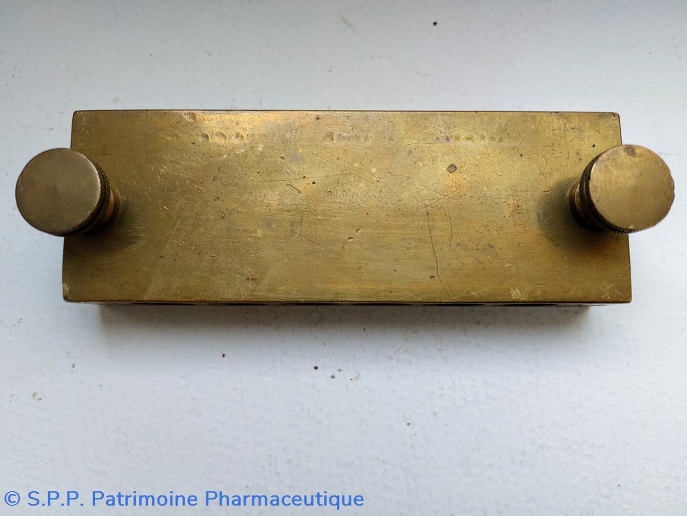Moule en laiton 6 suppositoires 683- 4 Gr 2 science pharmacie moule en laiton 6 suppositoires 683 4 gr