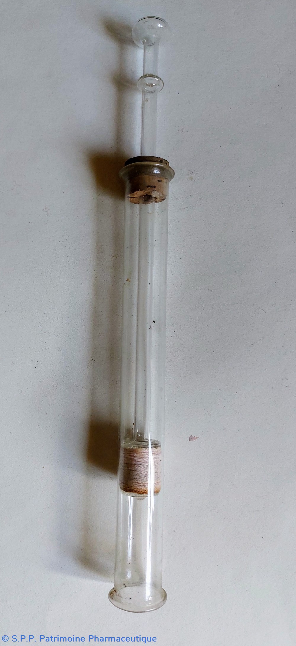 science pharmacie tube et piston en verre