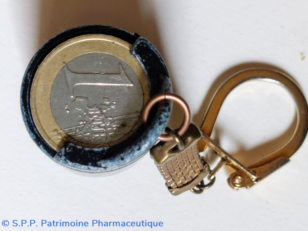 Lab. CHOAY Porte-clés et range - jetons 4 objets publicitaires lab choay porte cles et range jetons