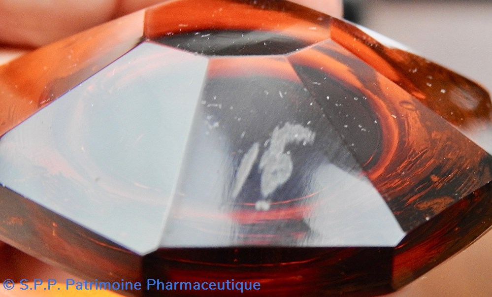 science flacon de pharmacie en verre ambre moyen modele a etiquette blanche et noire
