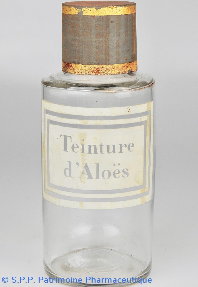Flacon en verre petit modèle étiquette blanche Pharmacie RAVASSE 4 science flacon en verre petit modele etiquette blanche pharmacie ravasse