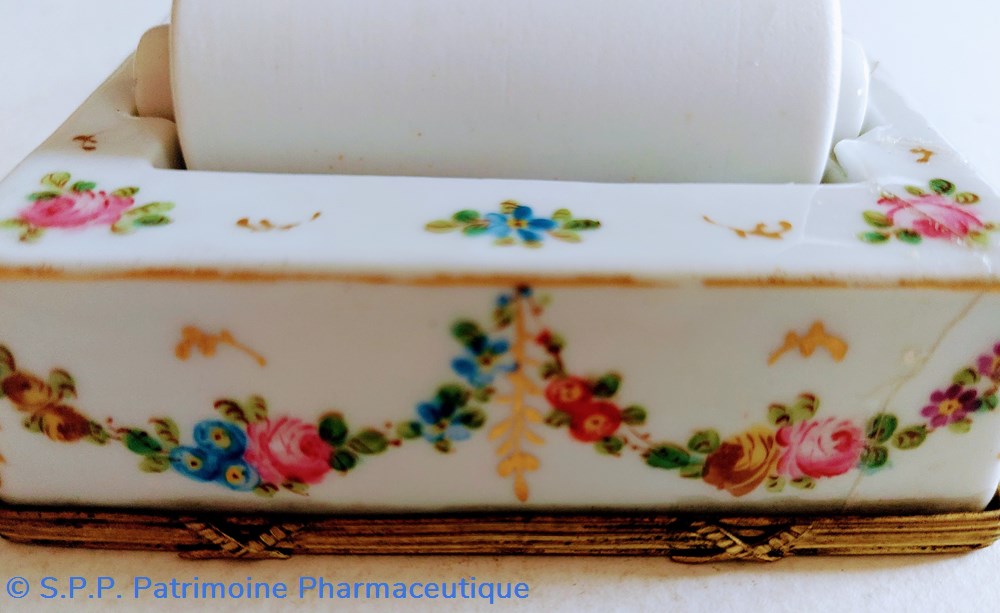 ETIQUETEUSE MANUELLE en porcelaine 5 science pharmacie etiqueteuse manuelle en porcelaine