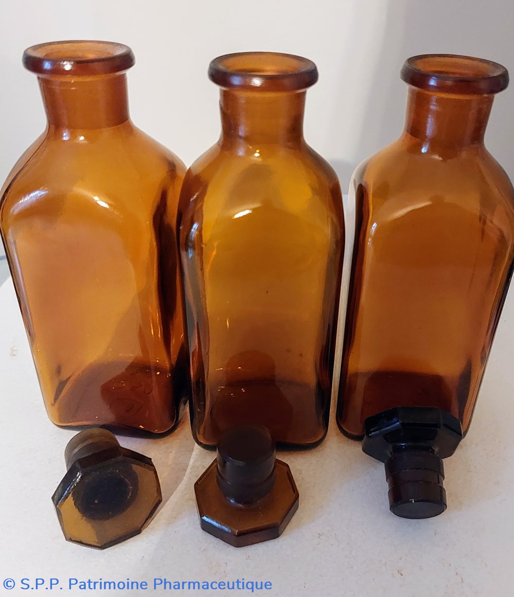 science pharmacie trio de flacons hauteur de 15 5 base carree