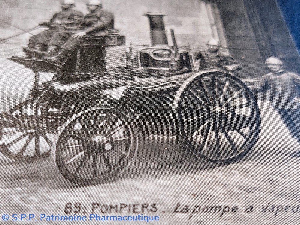 objets publicitaires tisanes des chartreux cartes postales pompiers