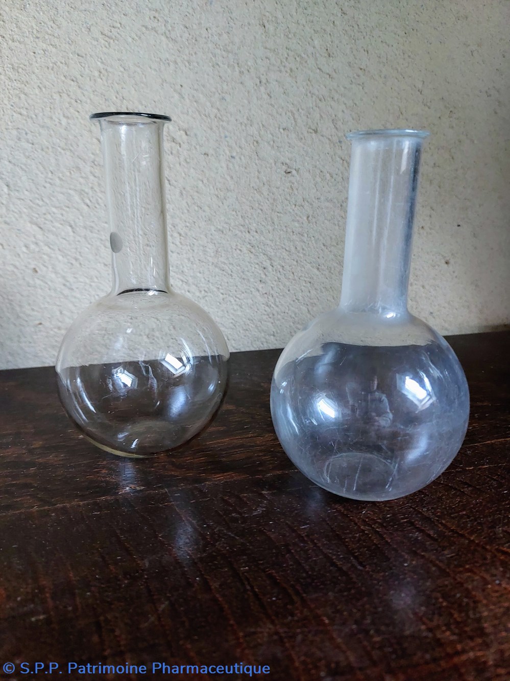 science pharmacie ballons de laboratoire en verre 15 cm et 14 5 cm
