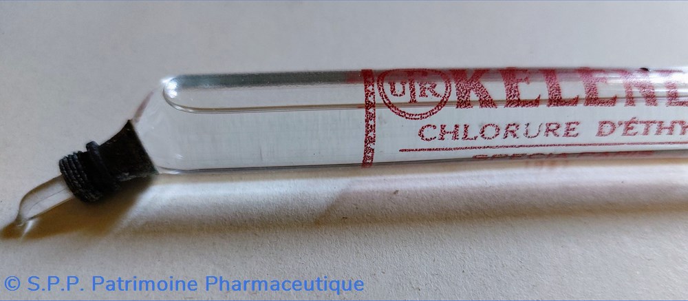 Duo de CHLORÉTHYLE et CHLORURE D'ÉTHYLE 2 science pharmacie duo de chlorethyle et chlorure ethyle