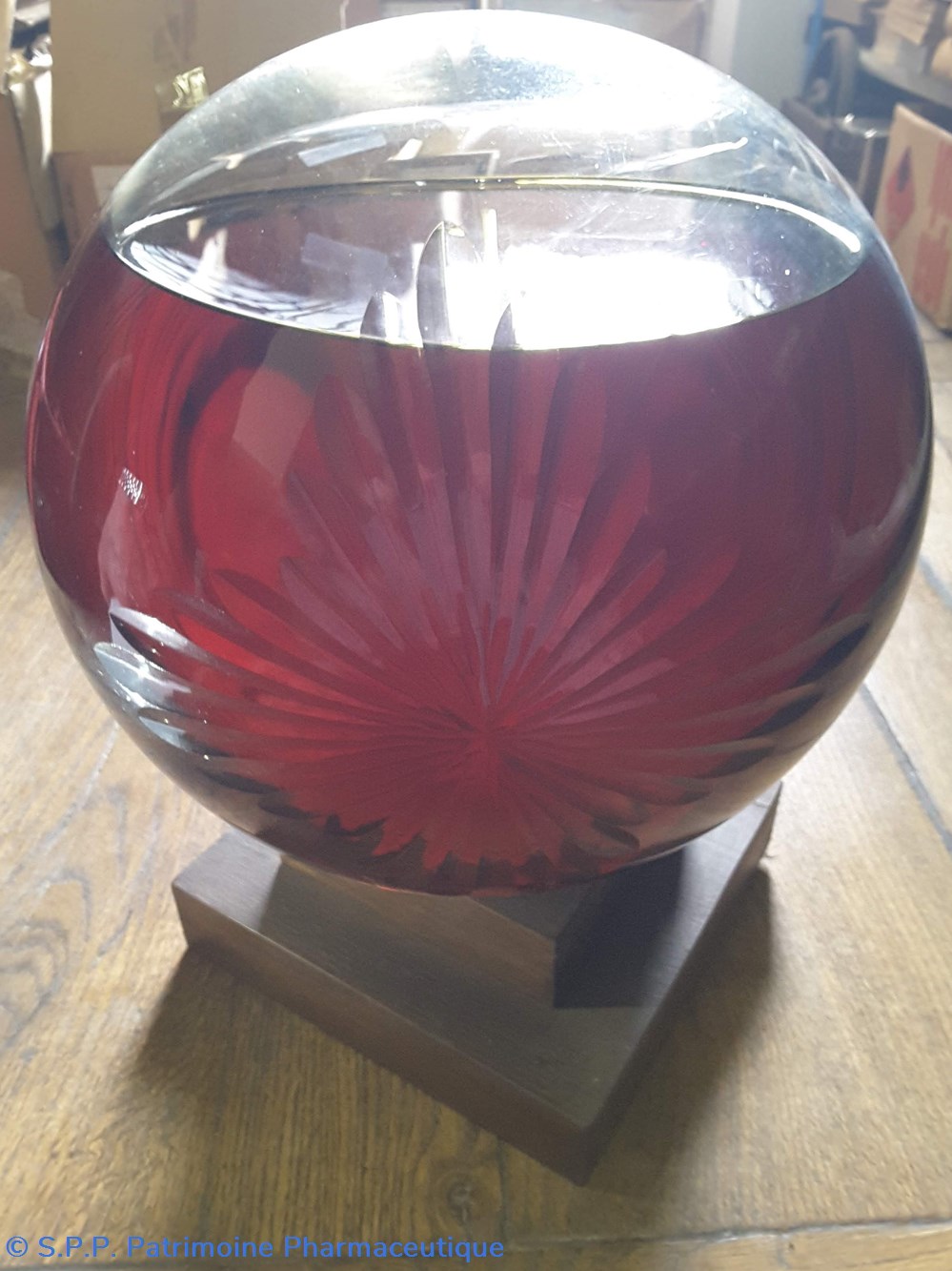 Boule cristal décorative rouge 4 science pharmacie boule cristal decorative rouge