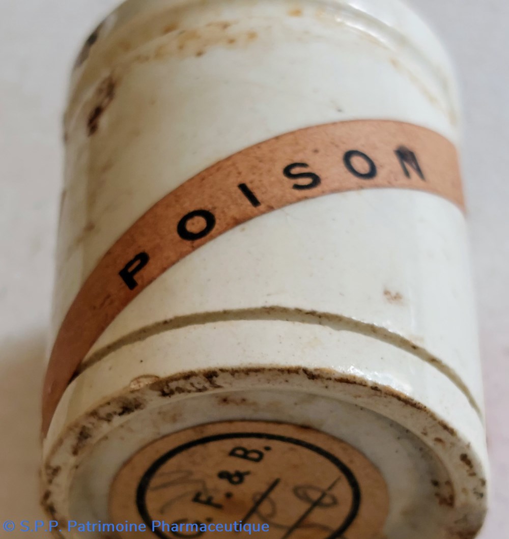 EXTRAIT D'OPIUM de SMYRNE 20 G. 4 science pharmacie extrait opium de smyrne 20 g
