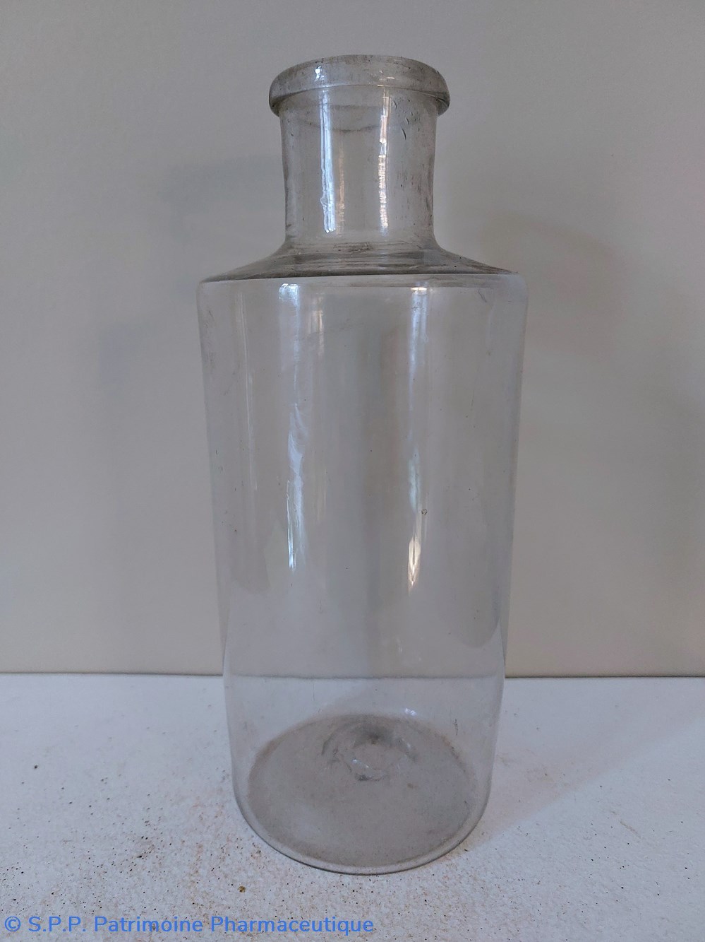 Flacon de Pharmacie en verre blanc h 23.5 cm science flacon de pharmacie en verre blanc h 23 5 cm