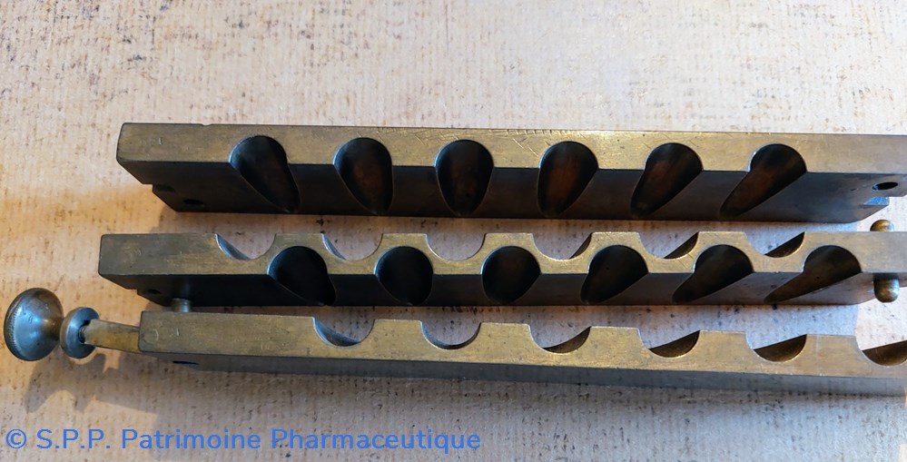 science pharmacie moule 12 suppositoires en laiton