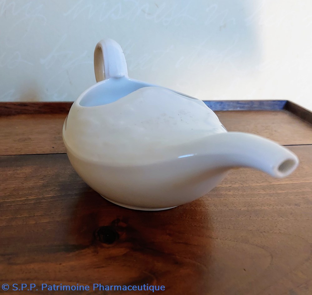 science pharmacie biberon de malade canard de malade