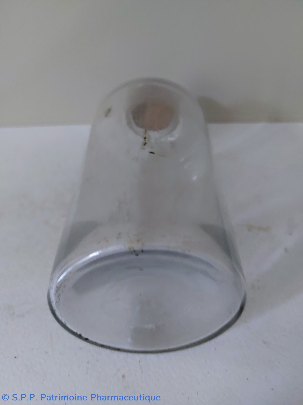 19 / Flacon de pharmacie en verre blanc 3 science 19 flacon de pharmacie en verre blanc