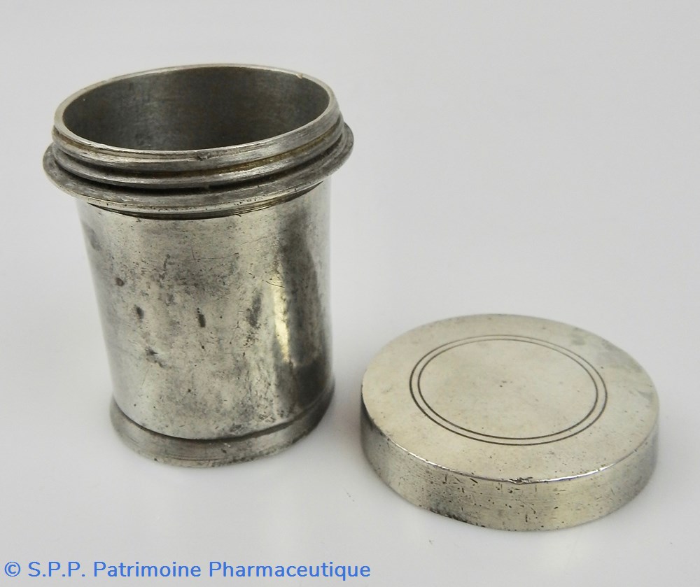 science pharmacie pot a onguent en etain