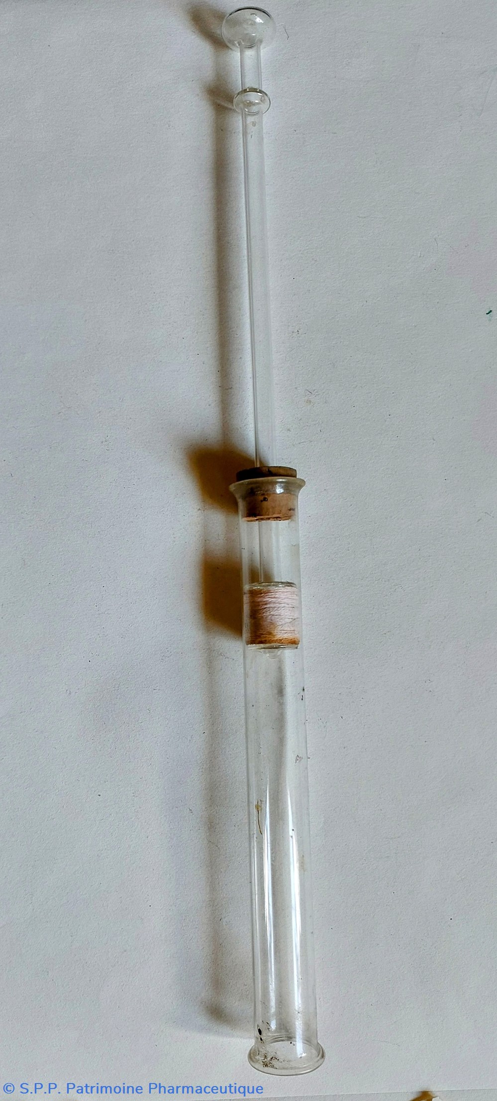 science pharmacie tube et piston en verre