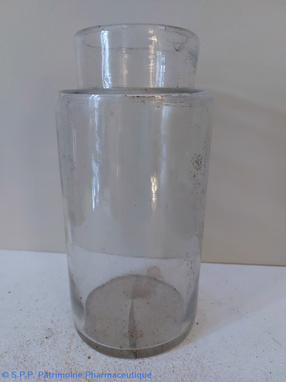 Pot de Pharmacie en verre blanc h 20 cm science pot de pharmacie en verre blanc h 20 cm