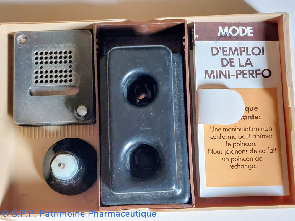 Perforatrice de mini cartes Fahrenberger 8 science pharmacie perforatrice de mini cartes fahrenberger