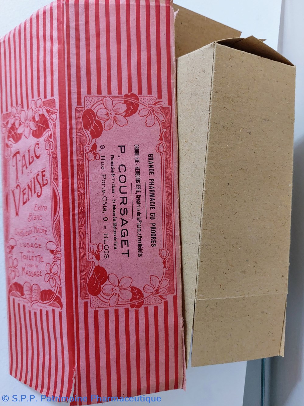 documents anciens emballage talc de venise
