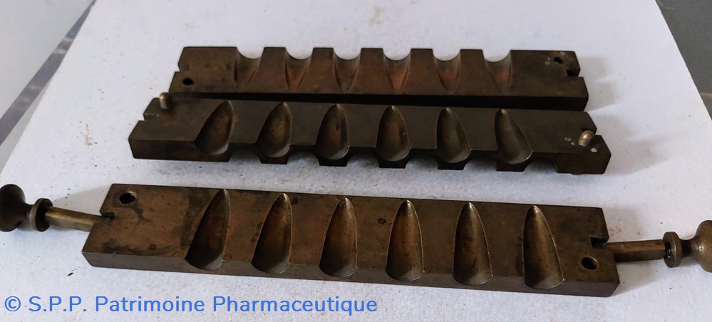science pharmacie moule 12 suppositoires en laiton