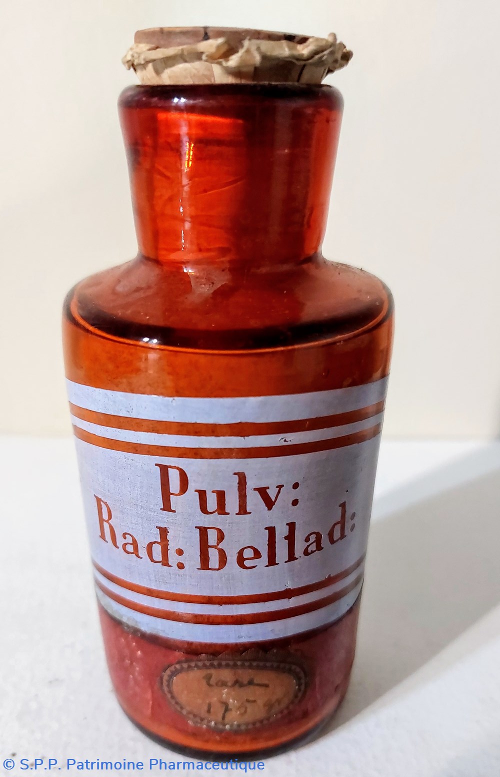 Pulvis Rad : Belladonæ/ Flacon verre ambré 12cm 3 science pharmacie pulvis rad belladon flacon verre ambre 12cm