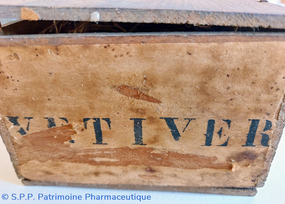 VETIVER / SANTONINE ( Coffret bois) science vetiver santonine coffret bois
