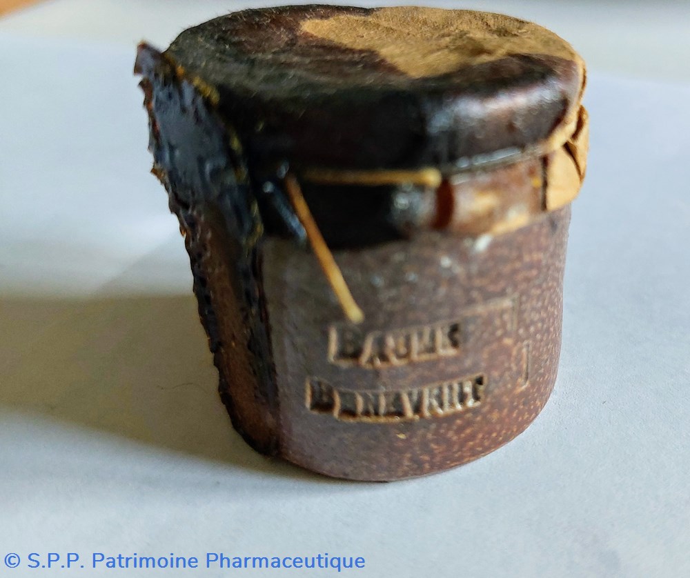 science pharmacie baume benevrine pot en gres