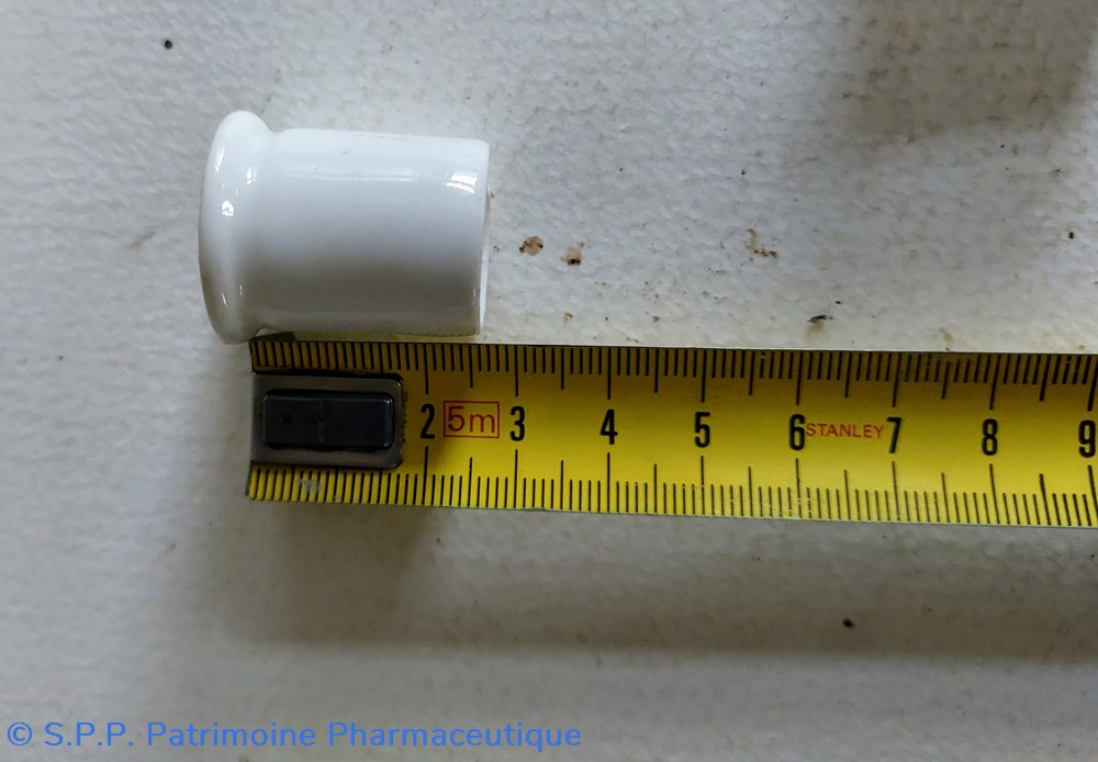 science pharmacie pots ou mesures en porcelaine hauteur 2 5 cm