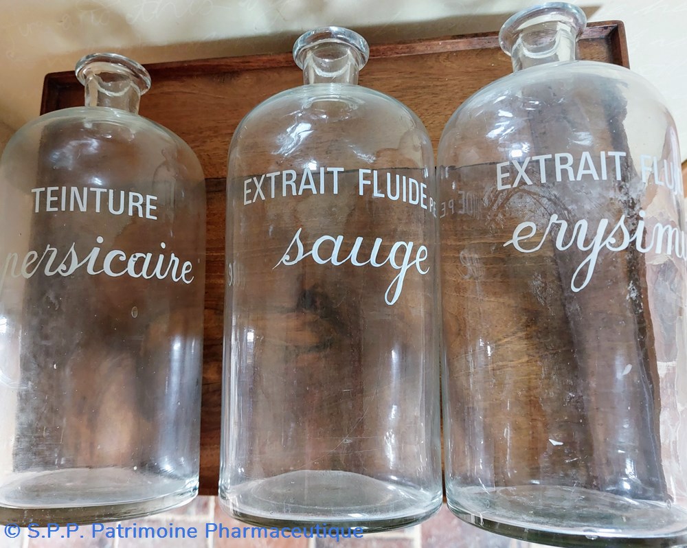 Armée : Extrait Fluide P. E. SAUGE 6 science pharmacie armee extrait fluide p e sauge