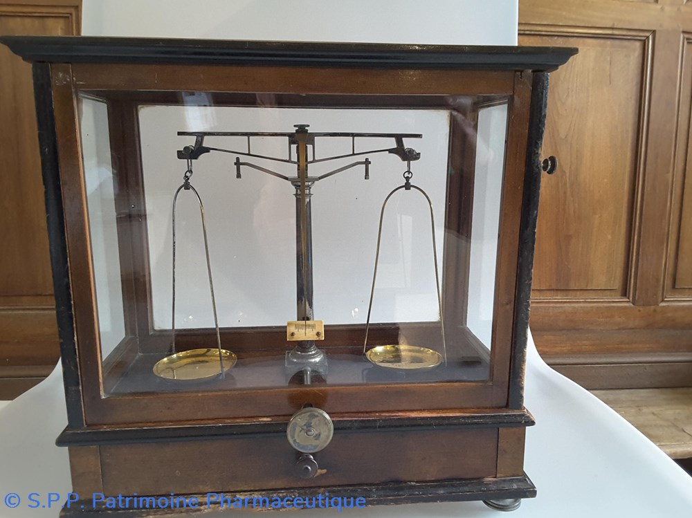 science pharmacie trebuchet balance de precision