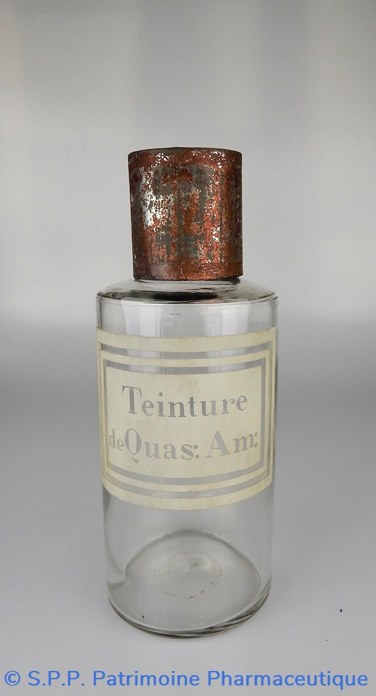 Flacon en verre petit modèle étiquette blanche Pharmacie RAVASSE 4 science flacon en verre petit modele etiquette blanche pharmacie ravasse