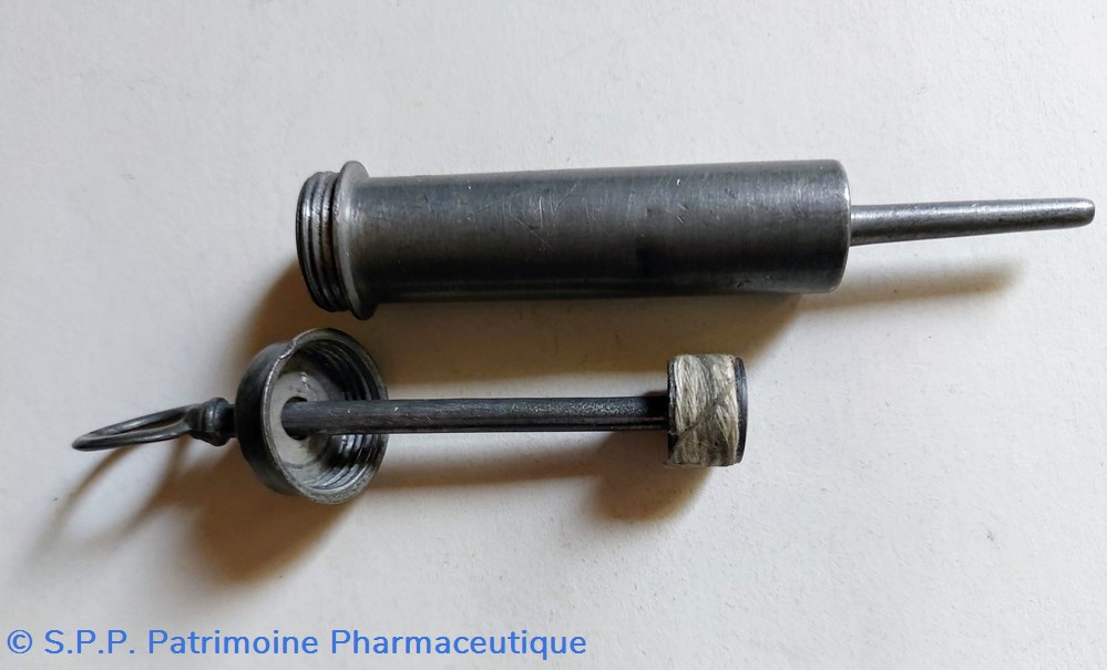 science pharmacie seringue pour injections en etain 14 cm
