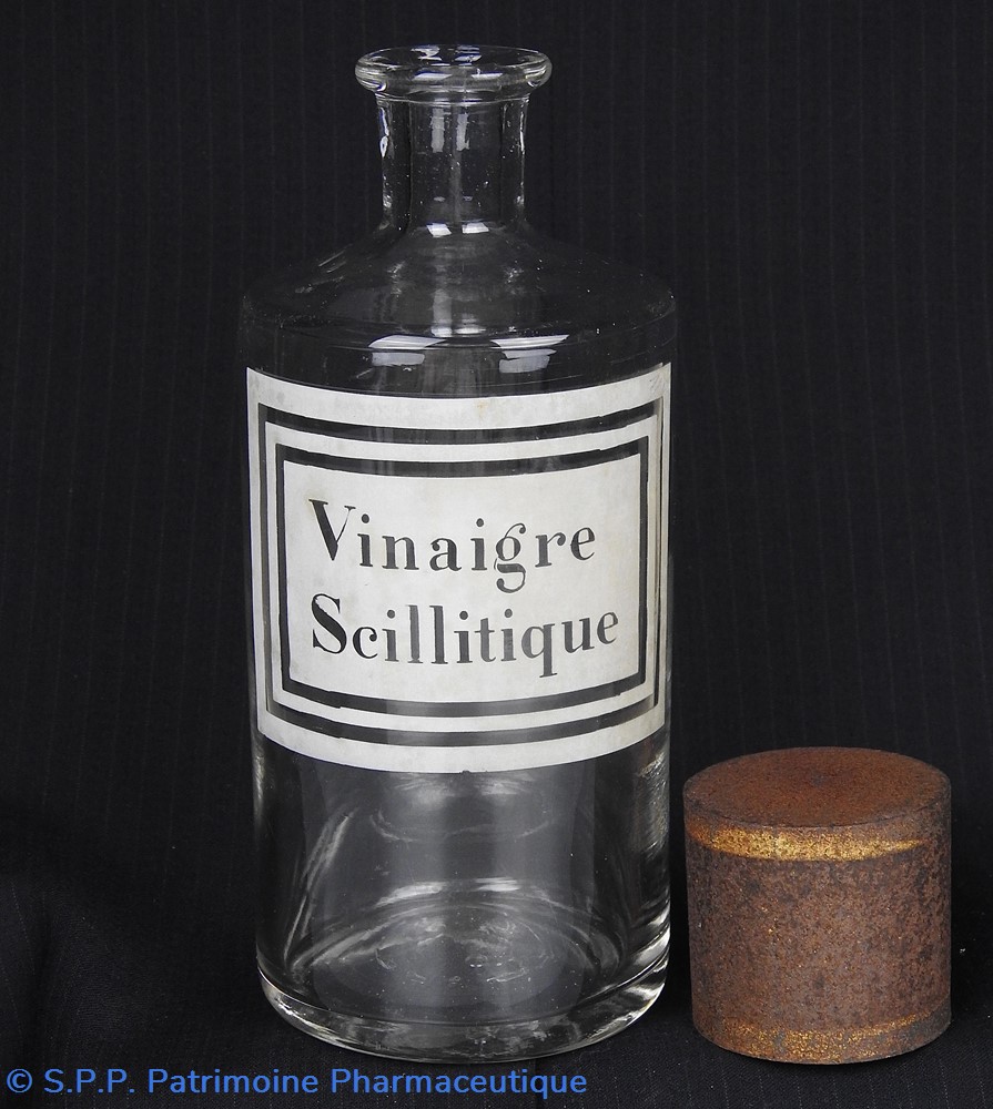 Flacon en verre petit modèle étiquette blanche Pharmacie RAVASSE 3 science flacon en verre petit modele etiquette blanche pharmacie ravasse