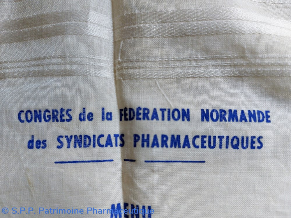 Mouchoir Menu Congrès des syndicats pharmaceutiques 5 documents anciens mouchoir menu congres des syndicats pharmaceutiques