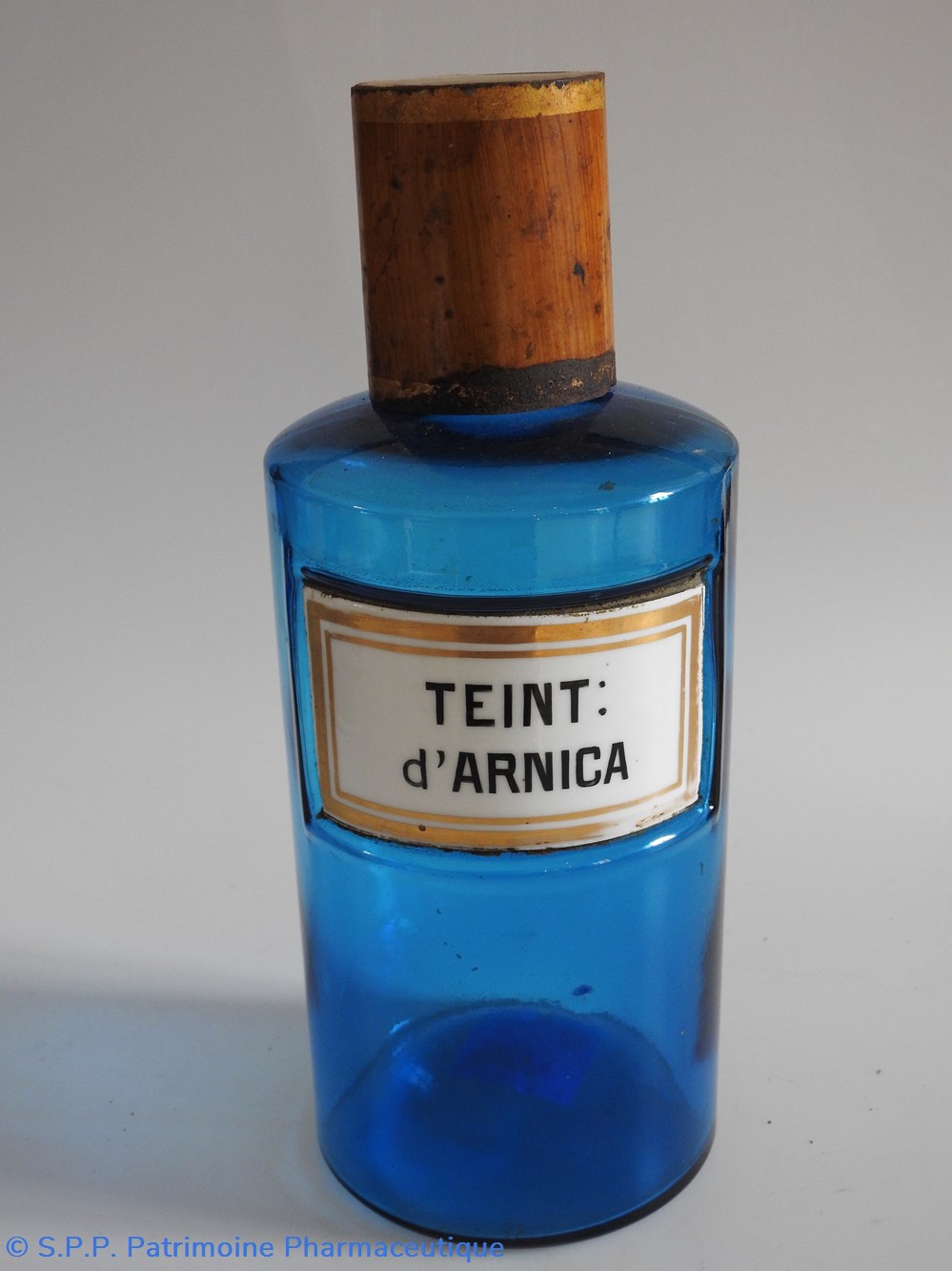 TEINT : d'ARNICA flacon G.M. science pharmacie teint arnica flacon g m