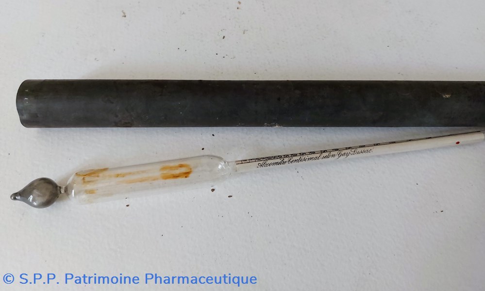 science pharmacie alcoometre centesimal selon gay lussac