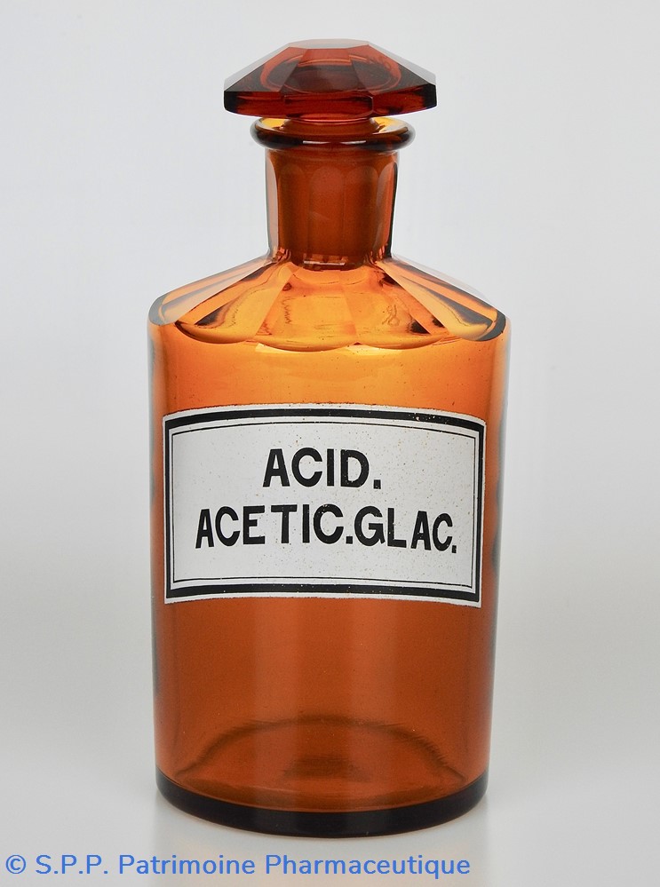 Flacon de pharmacie en verre ambré moyen modèle à étiquette blanche et noire science flacon de pharmacie en verre ambre moyen modele a etiquette blanche et noire